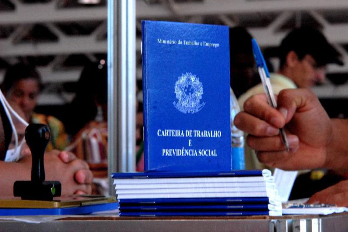 Mais de 100 vagas de emprego estão disponíveis na região Sul