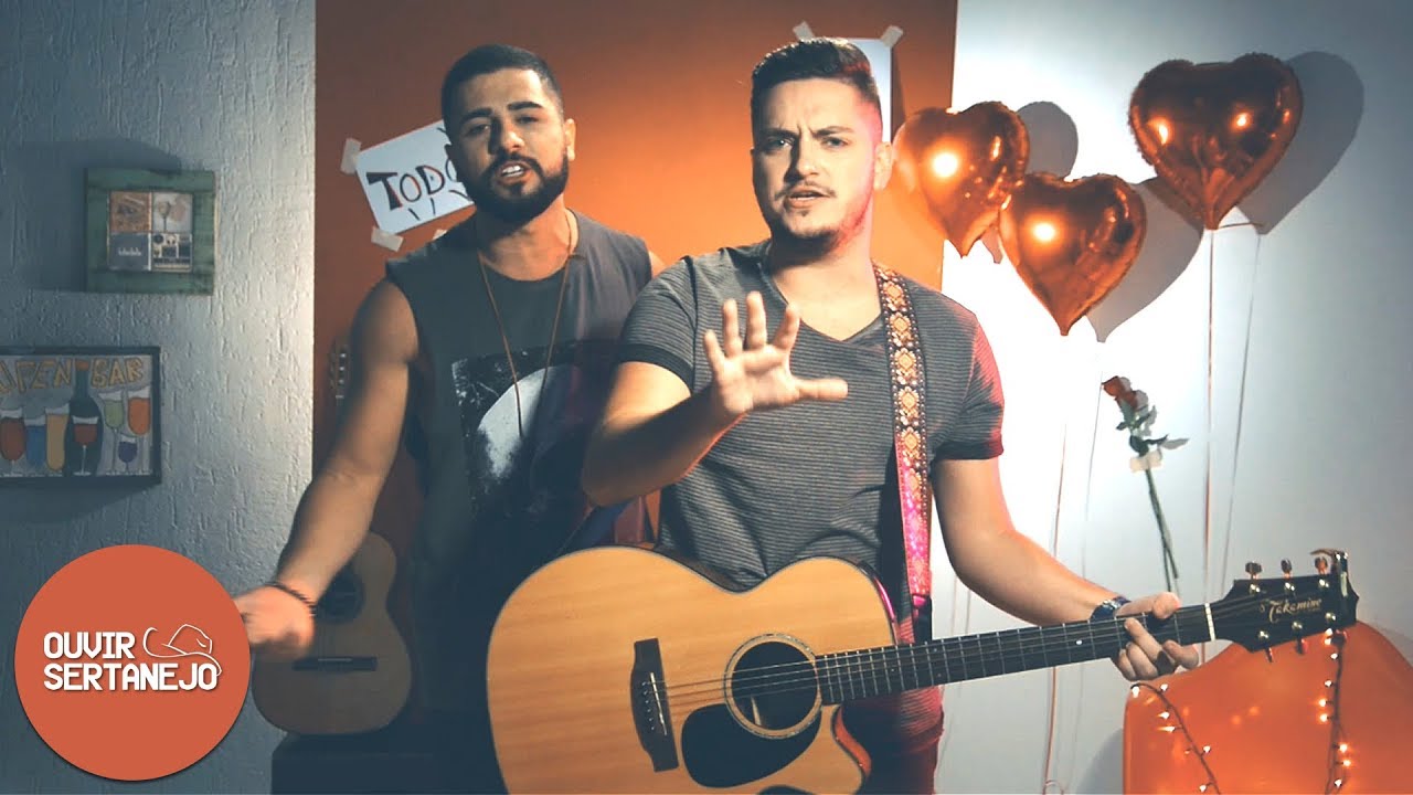 Cantores Brenno e Edu realizam live solidária em julho