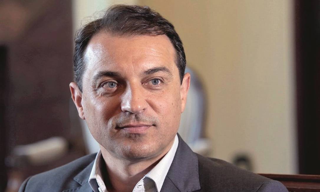 Desembargador suspende processo de impeachment de Moisés