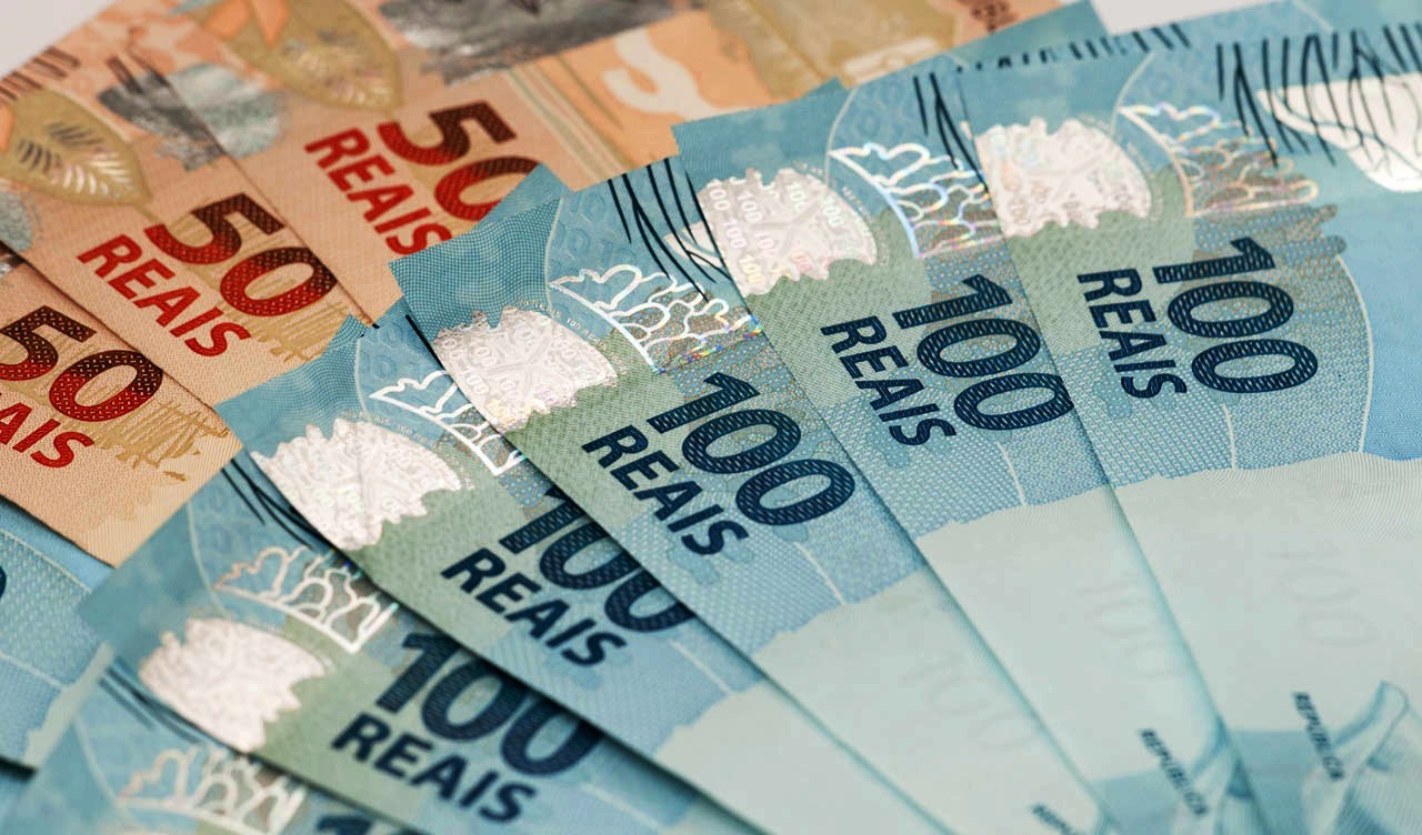 Salário mínimo de R$ 1.412 entrou em vigor desde segunda-feira