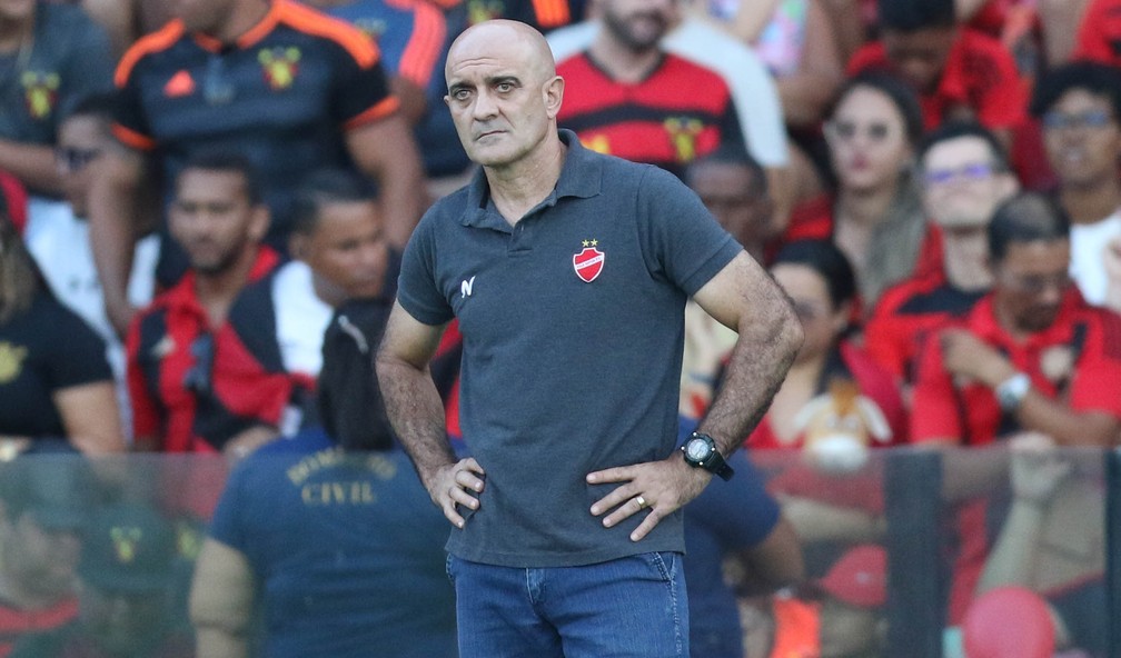 Craque Itamar Schulle deve ser o novo técnico do Criciúma
