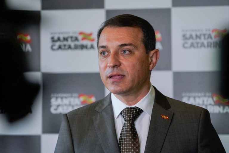 Polícia Federal diz não ter encontrado elementos para incriminar Moisés no caso da compra dos respiradores em Santa Catarina