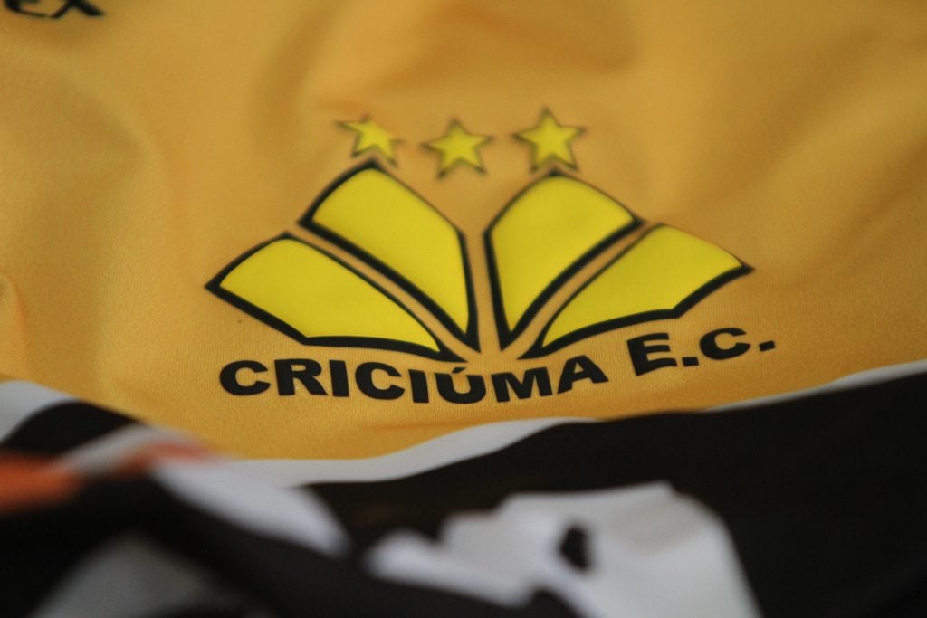 Criciúma recebe o Sport no estádio Heriberto Hülse neste sábado