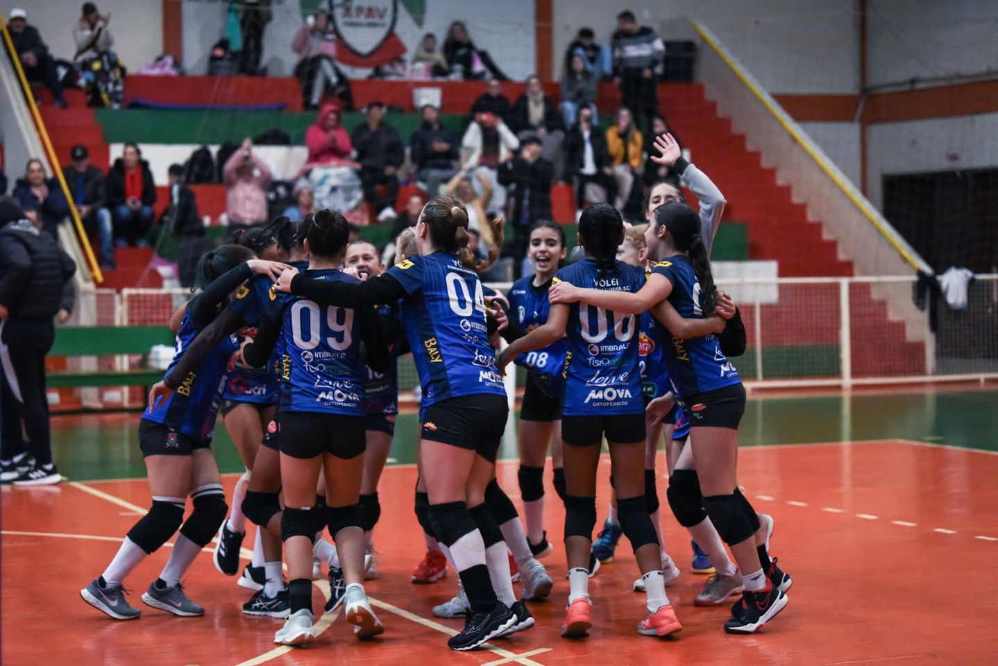 Sem perder nenhum jogo, Vôlei APAV conquista etapa do Estadual