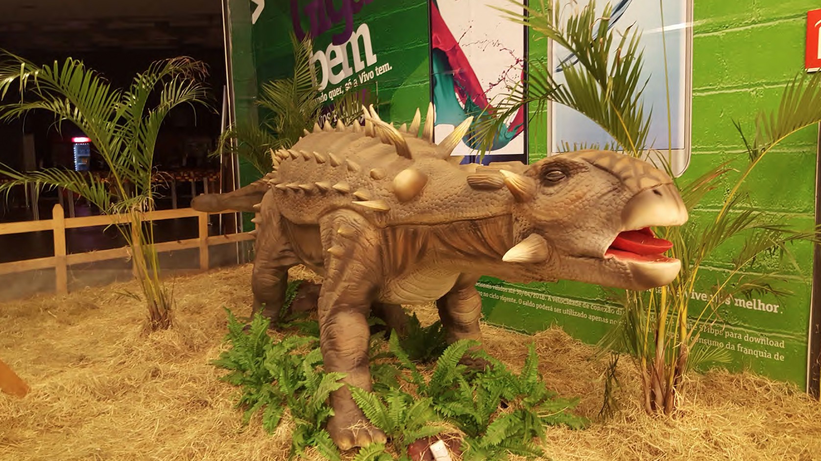 Tiranossauro, Espinossauro e mais: réplicas de dinossauros em tamanho real chegam ao Nações Shopping neste fim de semana