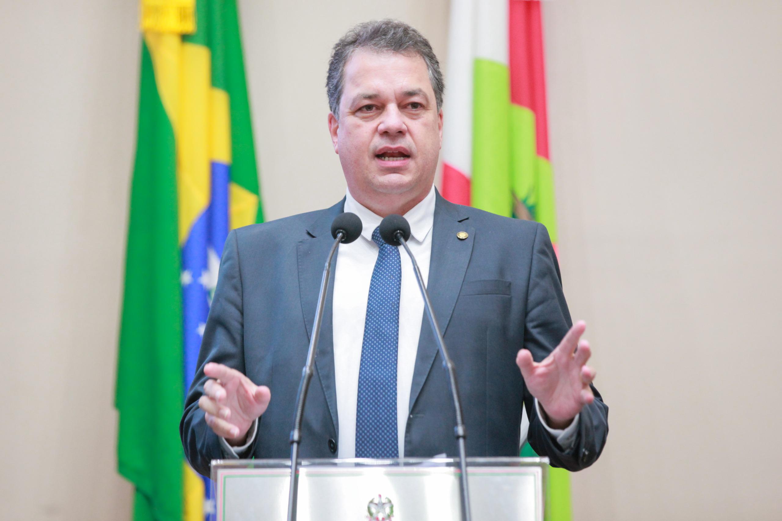 Mais de 11 mil salas de aula da Rede Estadual de Ensino não contam com ar-condicionado; Deputado Minotto PDT de olho!