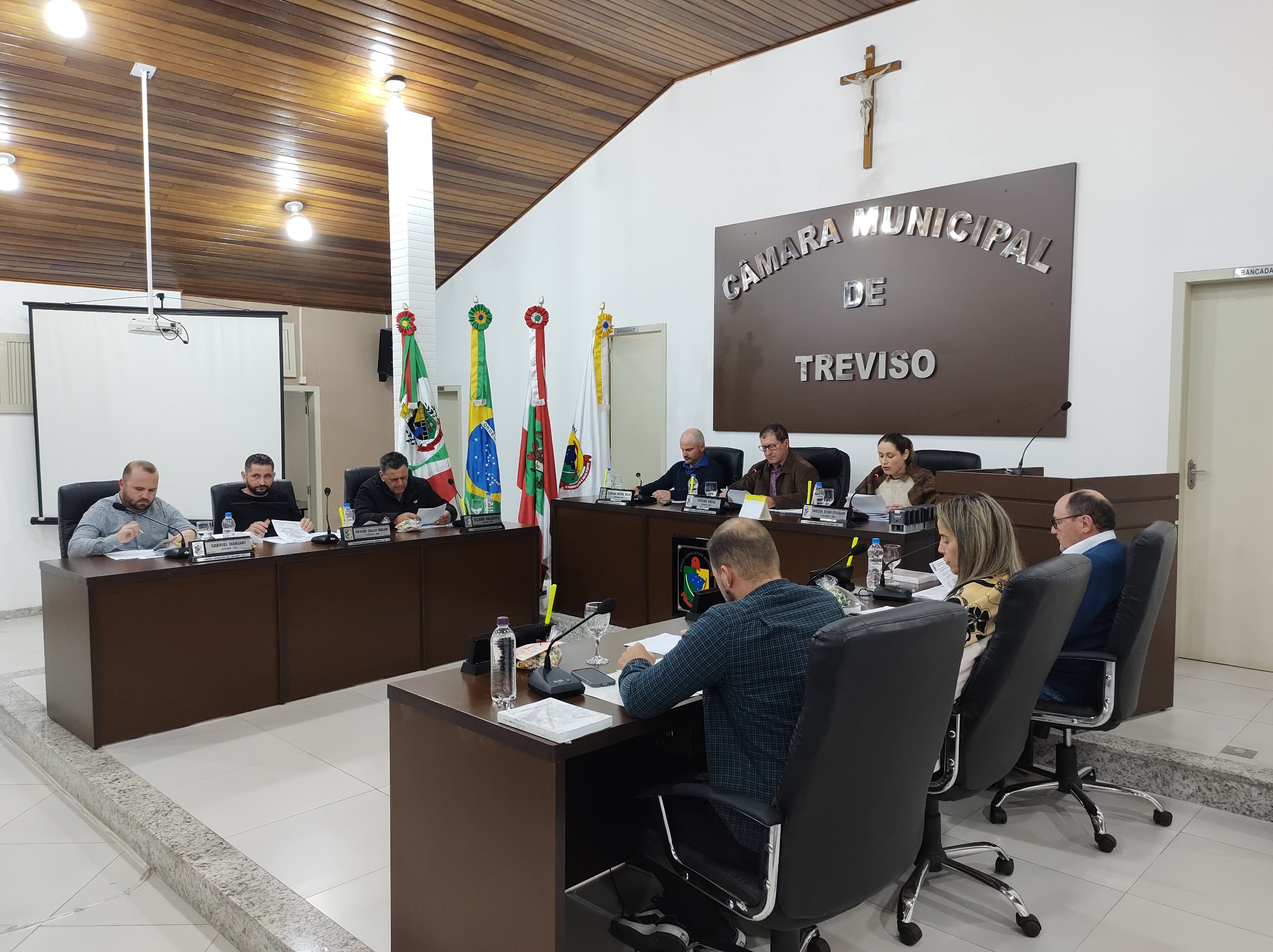 Legislativo aprova reforma administrativa no município de Treviso