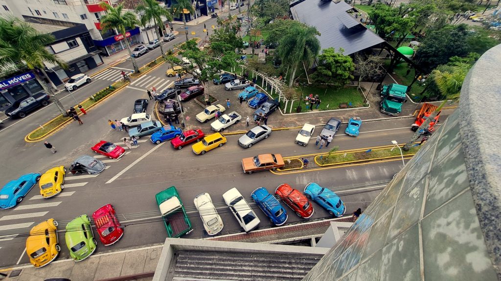 Siderópolis: edição do Encontro de Carros Antigos agita cidade