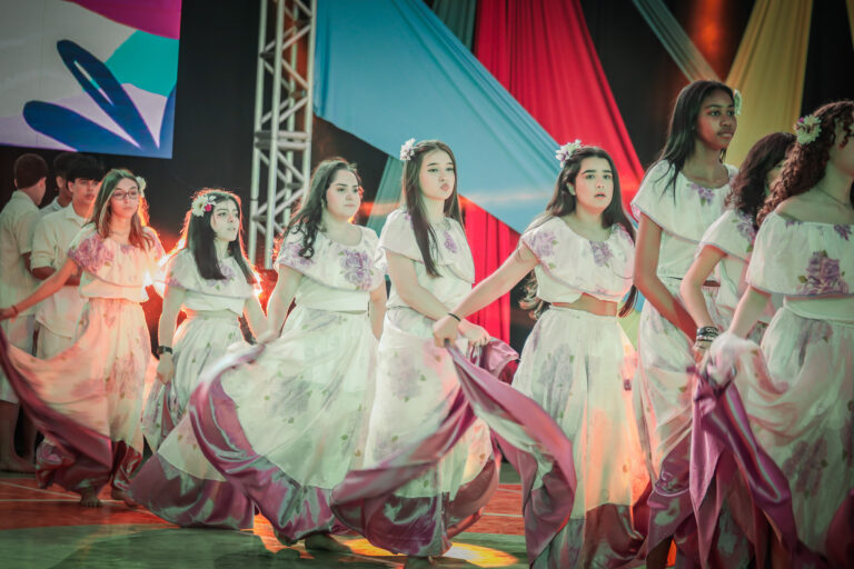 Colégio Unesc celebra 3ª Festa da Primavera com mundo colorido