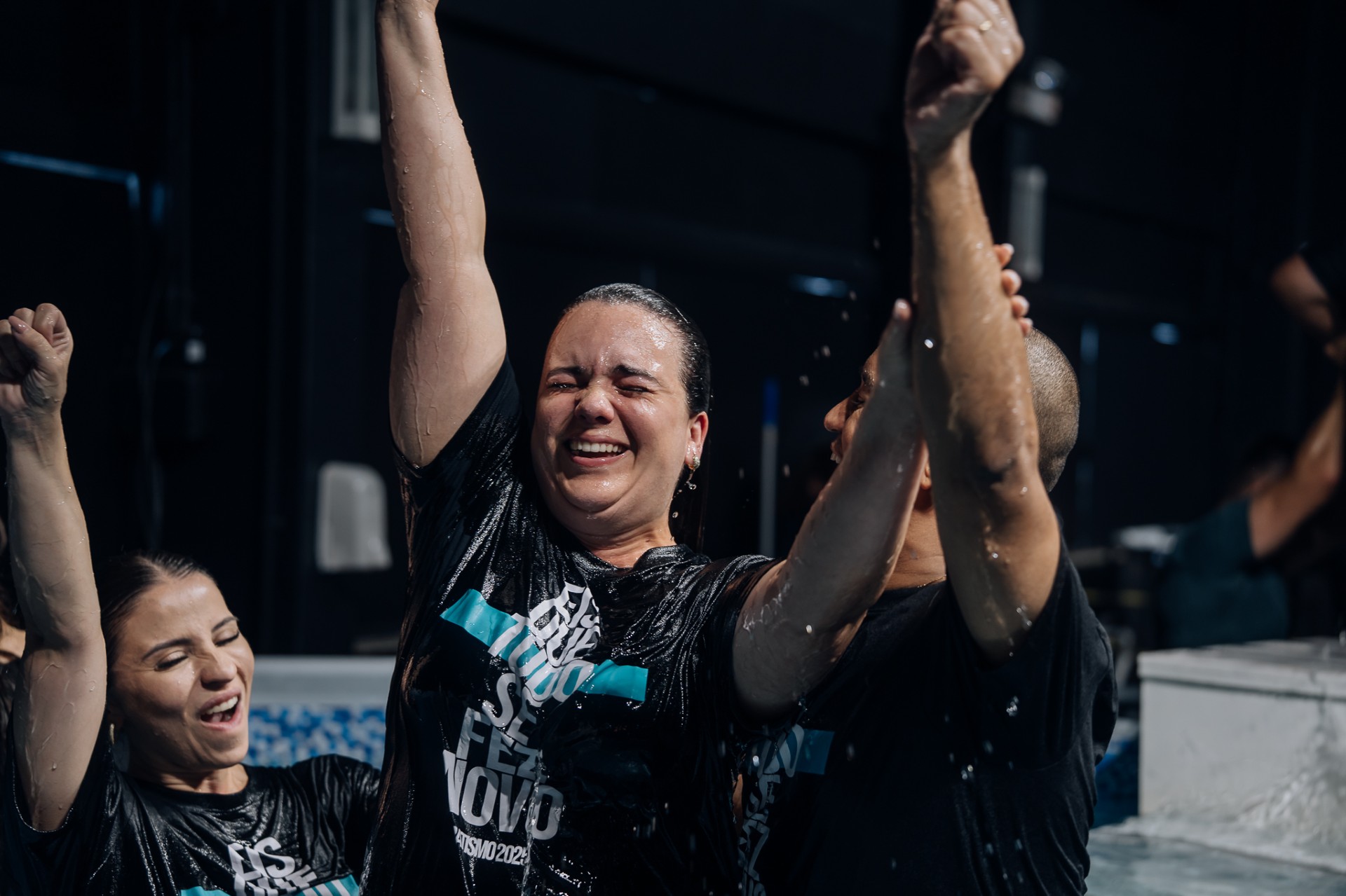 Abba Pai Church celebra 470 batismos; Ao todo 1,5 mil batizados
