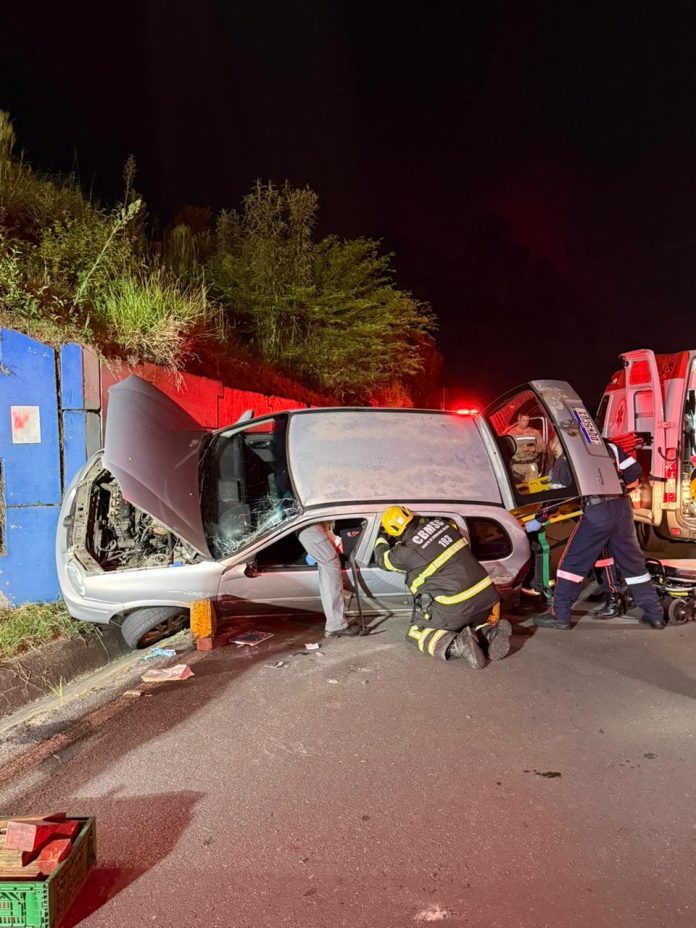 Capotamento deixa três vítimas no Bairro Vila Zuleima, em Criciúma