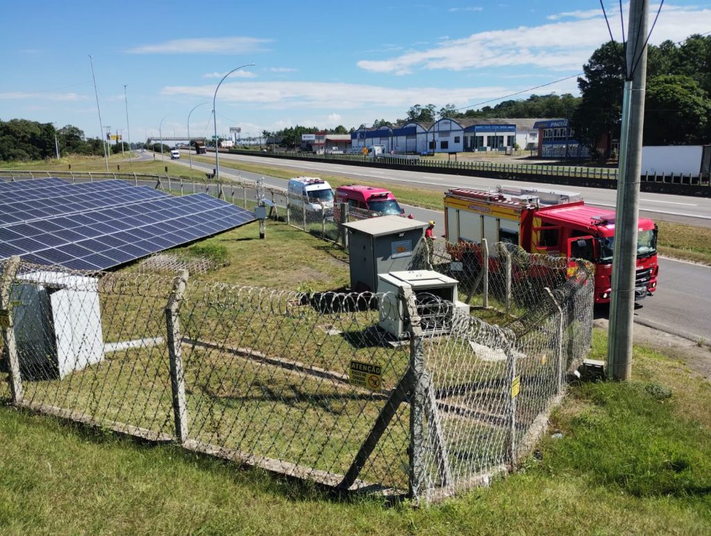 Criciúma: incêndio atinge placas solares e pode ter sido criminoso