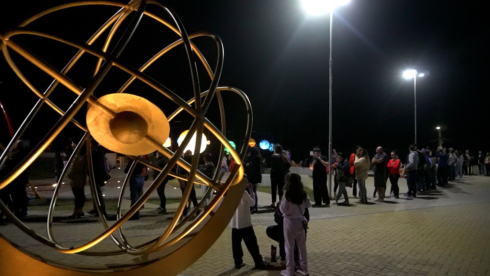 Parque Astronômico de Criciúma promove observação gratuita da Lua Cheia nesta quinta-feira às 20 horas e promete reunir a família