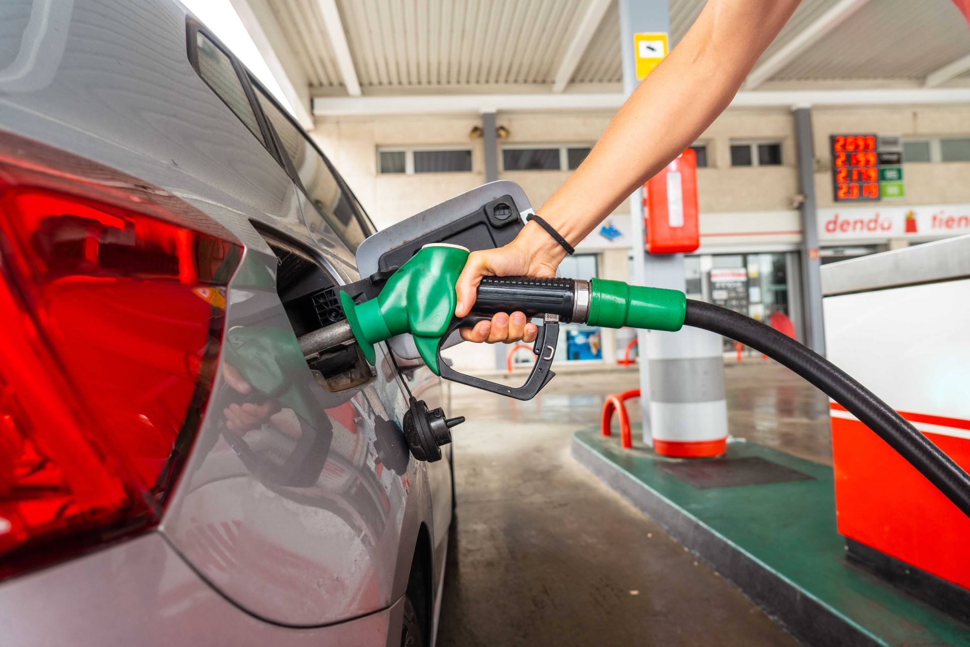 A Associação de Jovens Empreendedores (AJE) Criciúma promove ação do Feirão do Imposto com venda de gasolina sem tributos