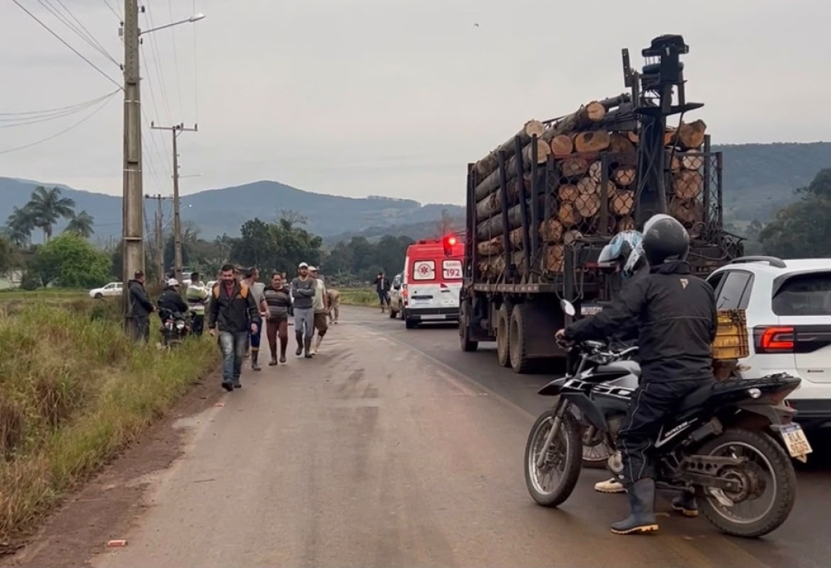 Idosa é atropelada enquanto caminhava no acostamento de rodovia