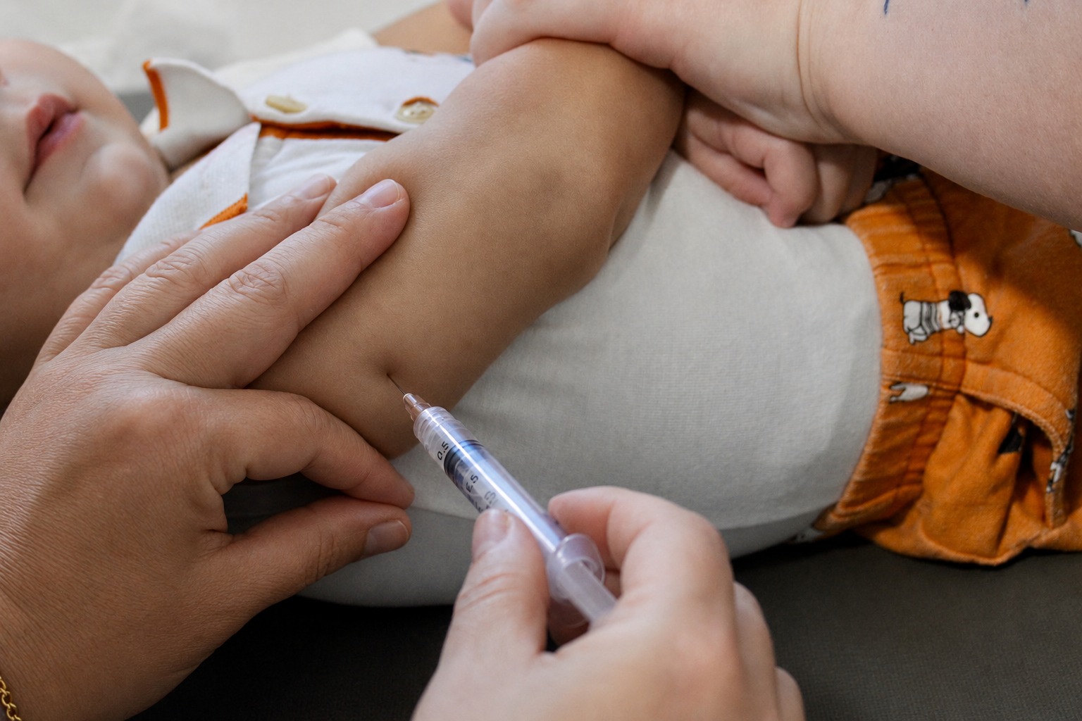 Dia D de Multivacinação mobiliza todas as Unidades Básicas de Saúde de Criciúma; A ação ocorre das 8h às 17h e busca facilitar o acesso das famílias à atualização da caderneta de vacinação