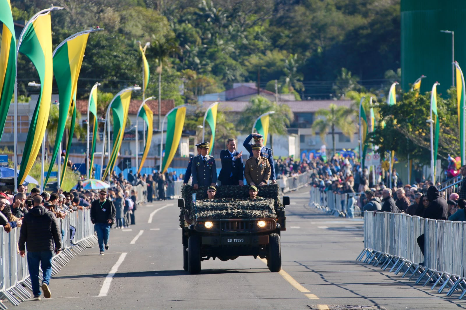 Desfile de 7 de Setembro reúne quase 25 mil pessoas em Criciúma