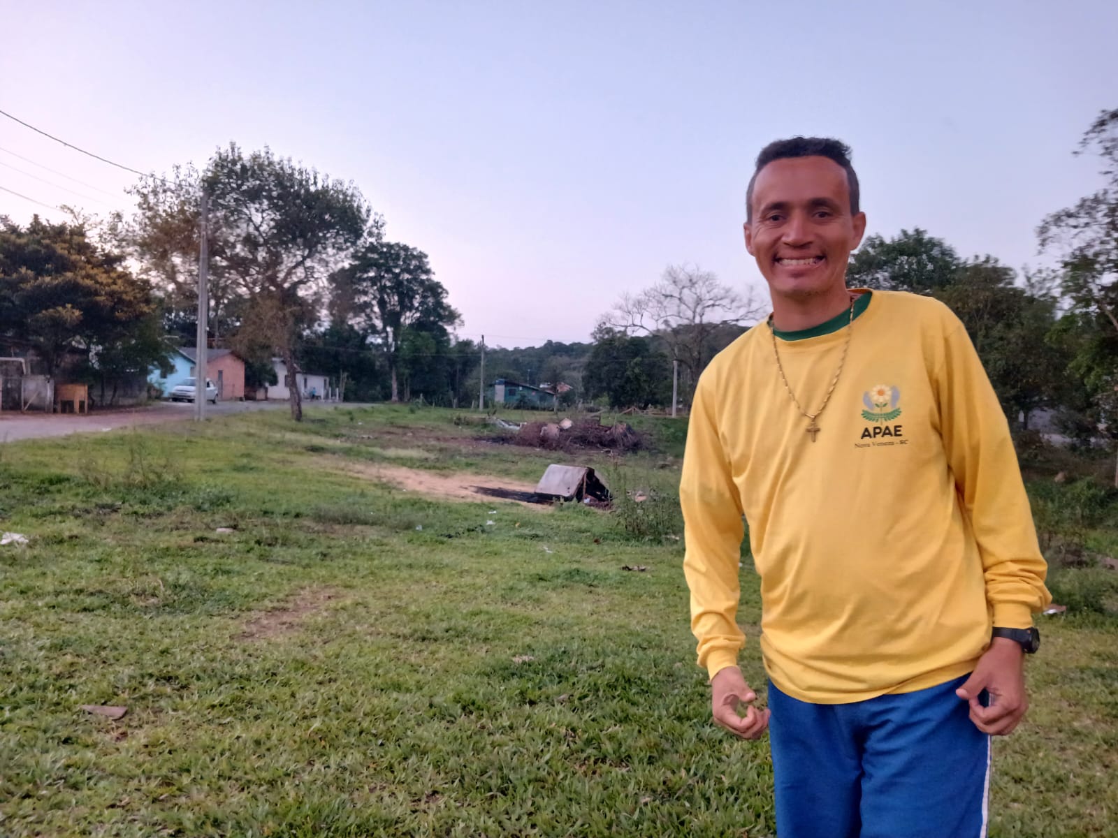 Estudante da APAE de Nova Veneza mobiliza a comunidade de Caravaggio em busca de um espaço de convivência em seu bairro