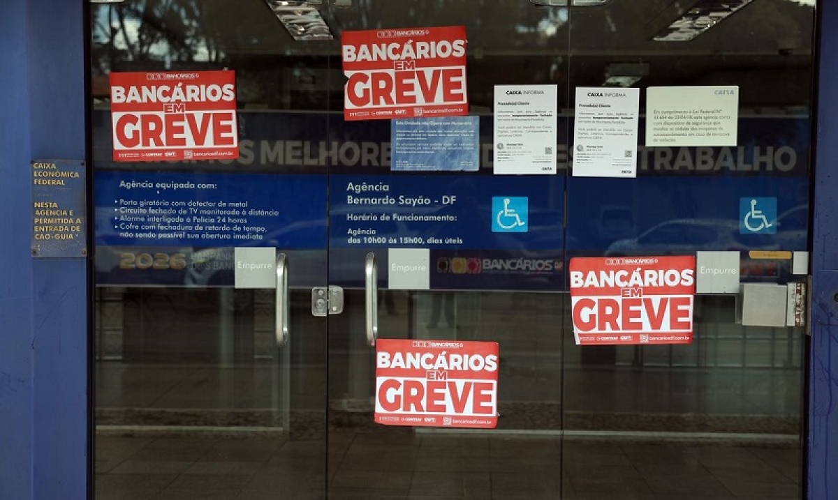 Brasil: Bancários rejeitam proposta da Caixa Econômica Federal e mantêm greve; A proposta apresentada pela instituição previa mudanças no modelo de custeio e nas regras de coparticipação