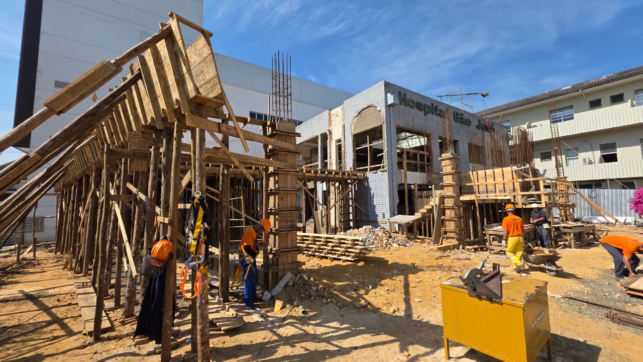 Hospital São José investe mais de R$ 10,2 milhões em obras de infraestrutura e segurança; Entre as intervenções estão a nova Portaria SUS e a construção de uma escadaria de emergência