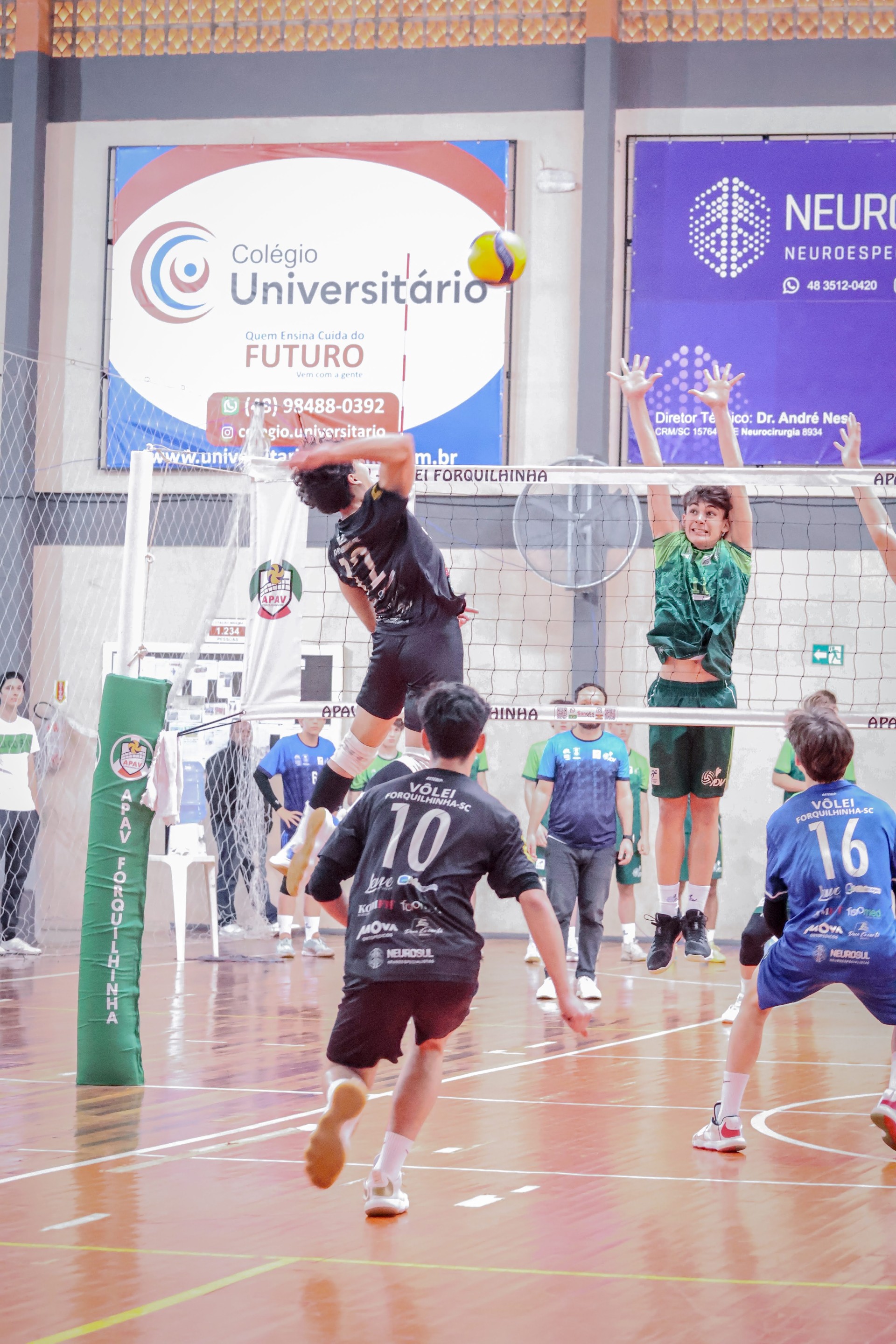 Vôlei de Forquilhinha conquista terceiro lugar do Estadual Sub-17