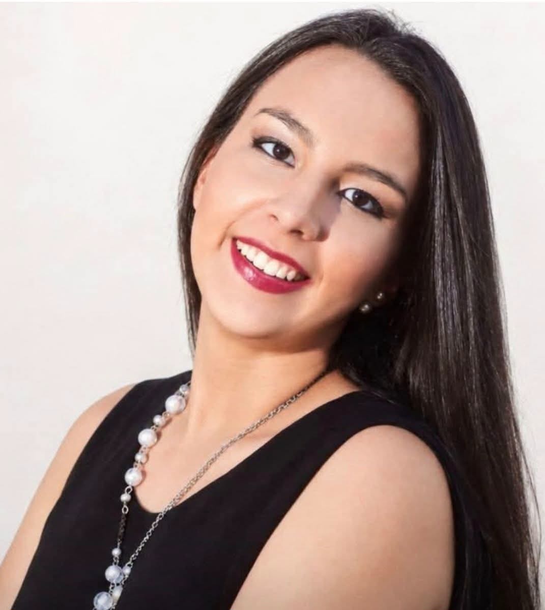 Morte de jovem professora comove moradores de Urussanga; Maria Eduarda Pedro, a Duda, atuava na rede municipal de ensino e é lembrada pelo carinho, carisma e dedicação à educação na região