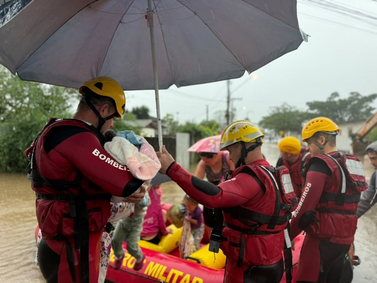 Chuva provoca alagamentos e interdições em municípios da região