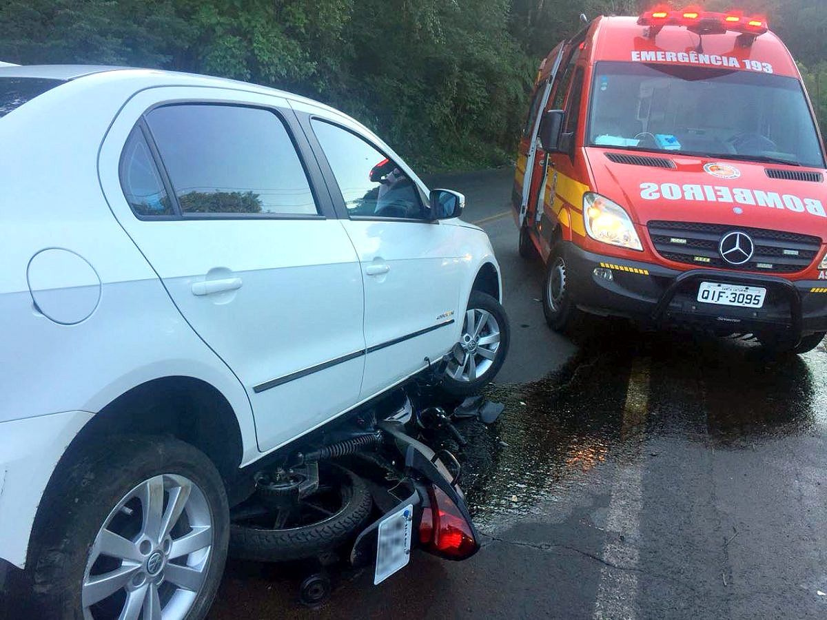 Acidente entre carro e moto deixa um ferido em Siderópolis