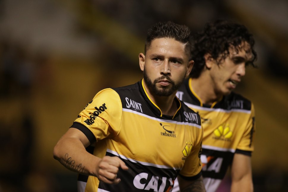 Com dois golaços de virada, Tigre vence o Londrina em casa