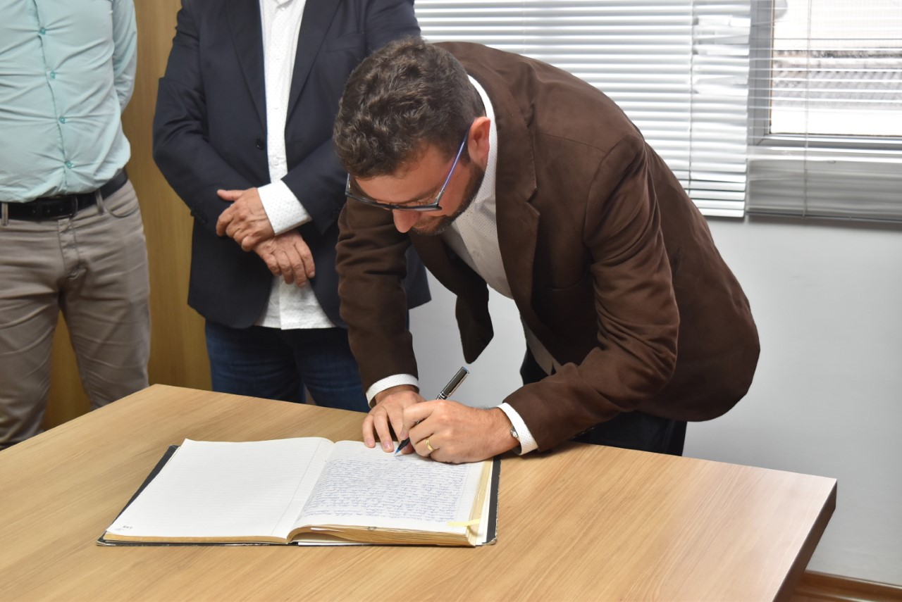 Vice Xande Feltrin assume Governo de Siderópolis