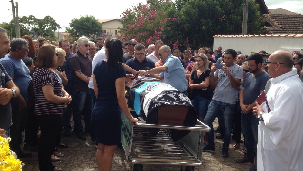 Motorista de aplicativo morto em Laguna é enterrado no RS