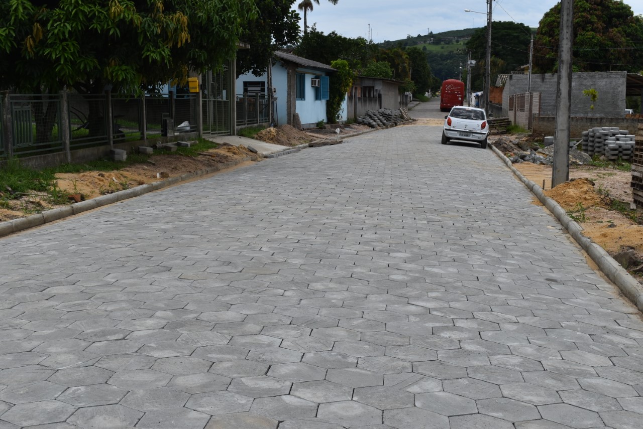 Pavimentações em fase de acabamento em Siderópolis