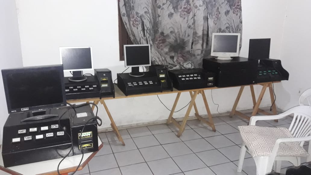 PM apreende 12 máquinas caça-níqueis em Criciúma