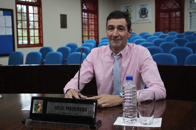 Arlei Figueiredo assume como vereador de Nova Veneza