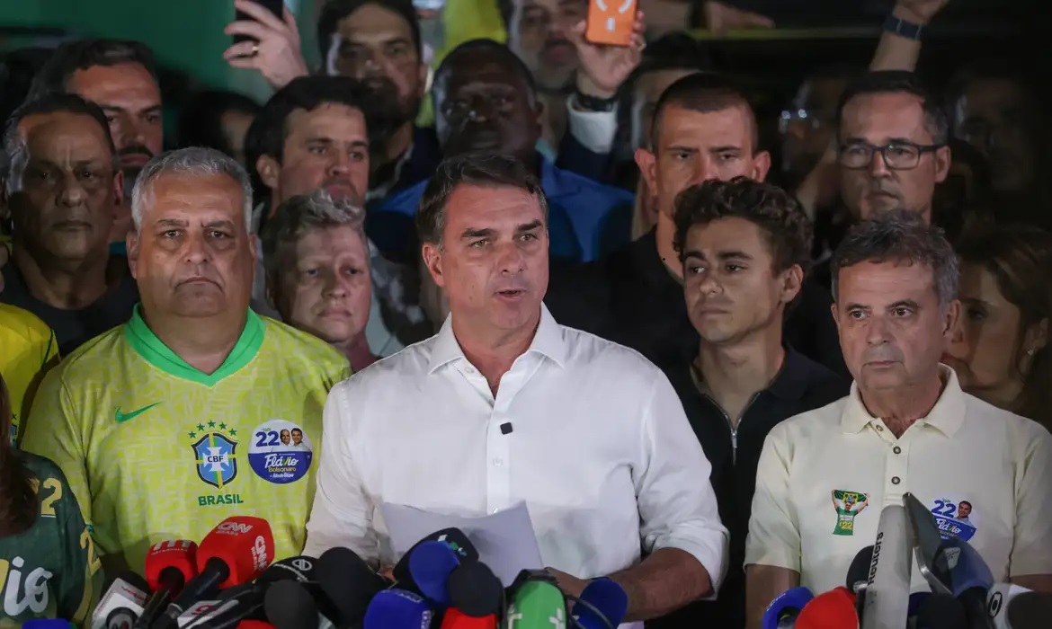 Partido de Flávio Bolsonaro, PL reconhece resultado da eleição presidencial